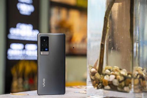 外国人拍国产手机视频