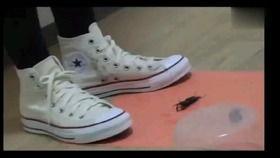 国产帆布鞋踩踏视频下载,视频揭露惊人真相